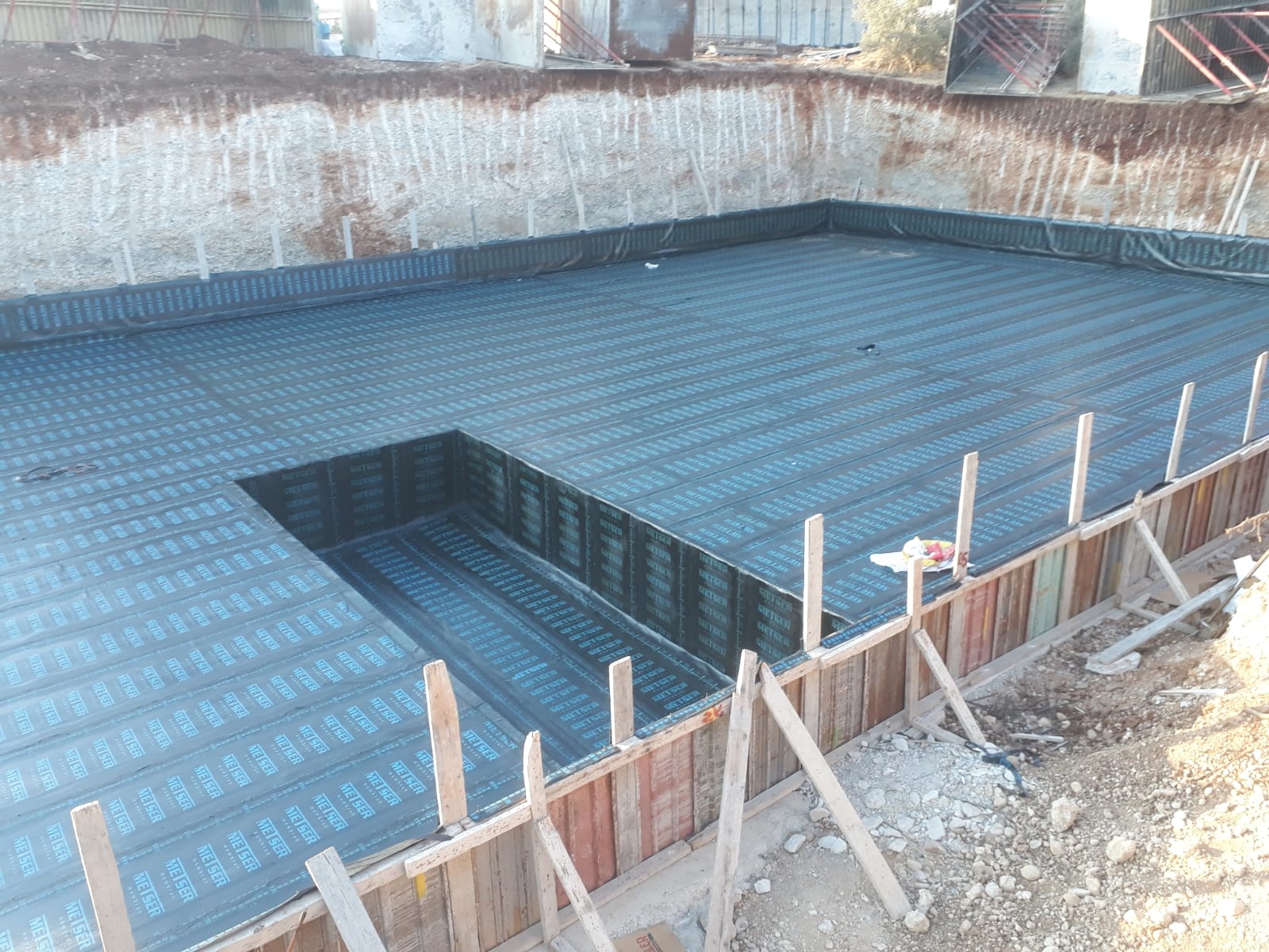 Adana Çukurova Üniversitesi 4000 Kişilik Yurt Yalıtım İşleri